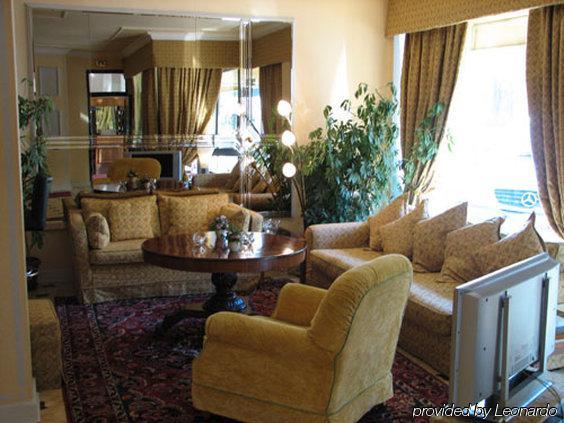 Mercure Hotel Düsseldorf Zentrum Interior foto