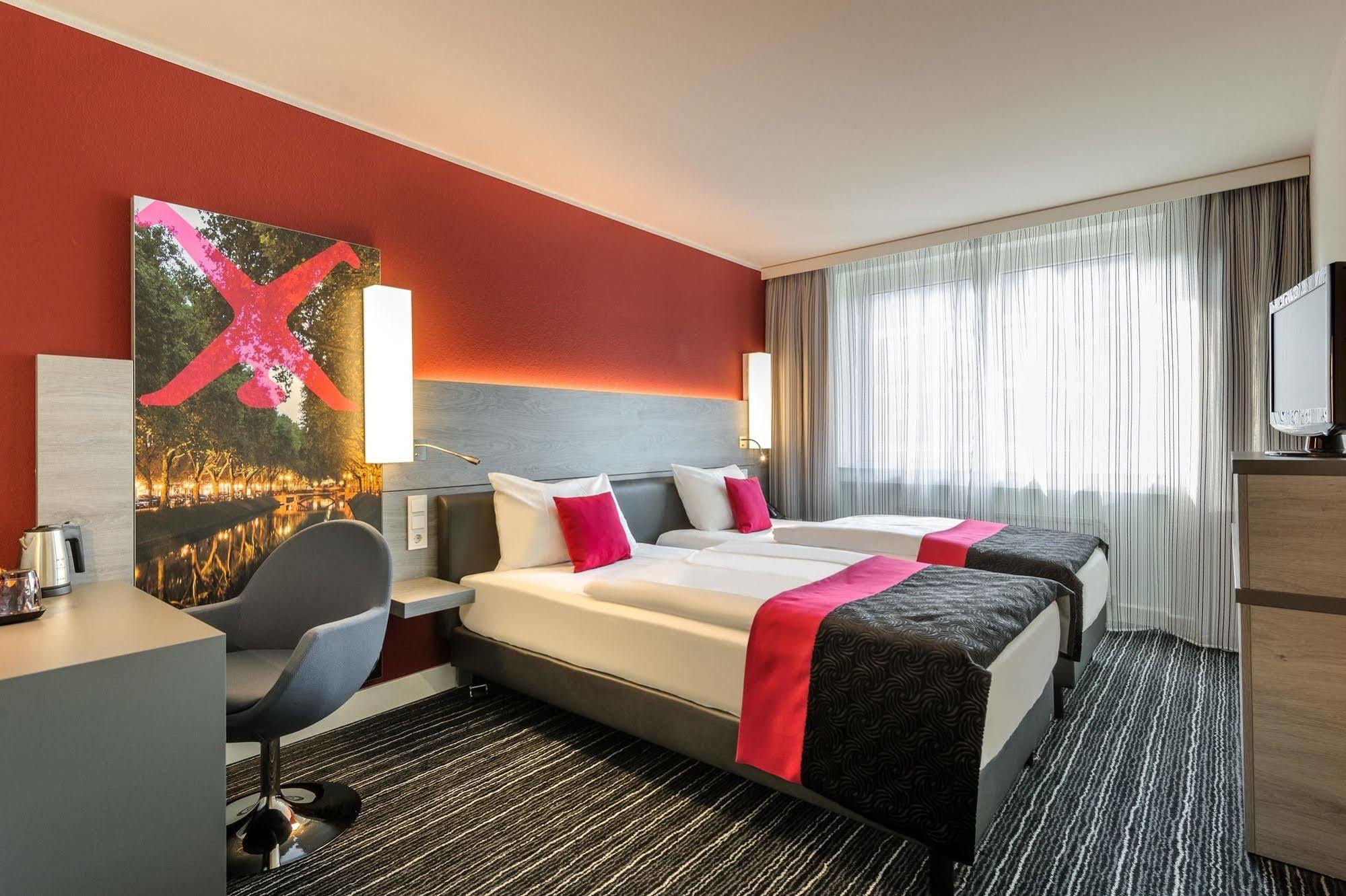 Mercure Hotel Düsseldorf Zentrum Exterior foto